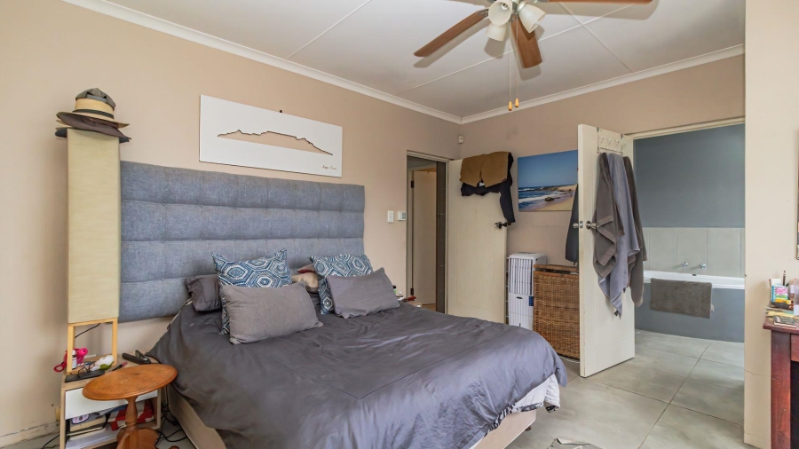 3 Bedroom Property for Sale in Fraaiuitsig Western Cape